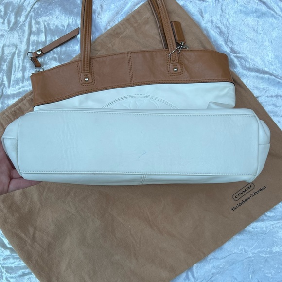 Coach Laura Signature Jacquard Leather Shoulder Bag - Picture 4 of 8